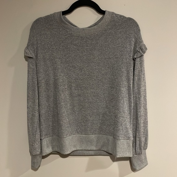 Tahari size medium top in gray - Picture 1 of 7